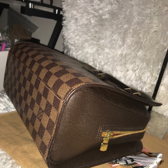 Louis Vuitton Triana - Picture 11 of 13